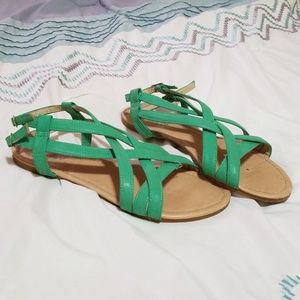 🚫SOLD! Cute green strappy sandals